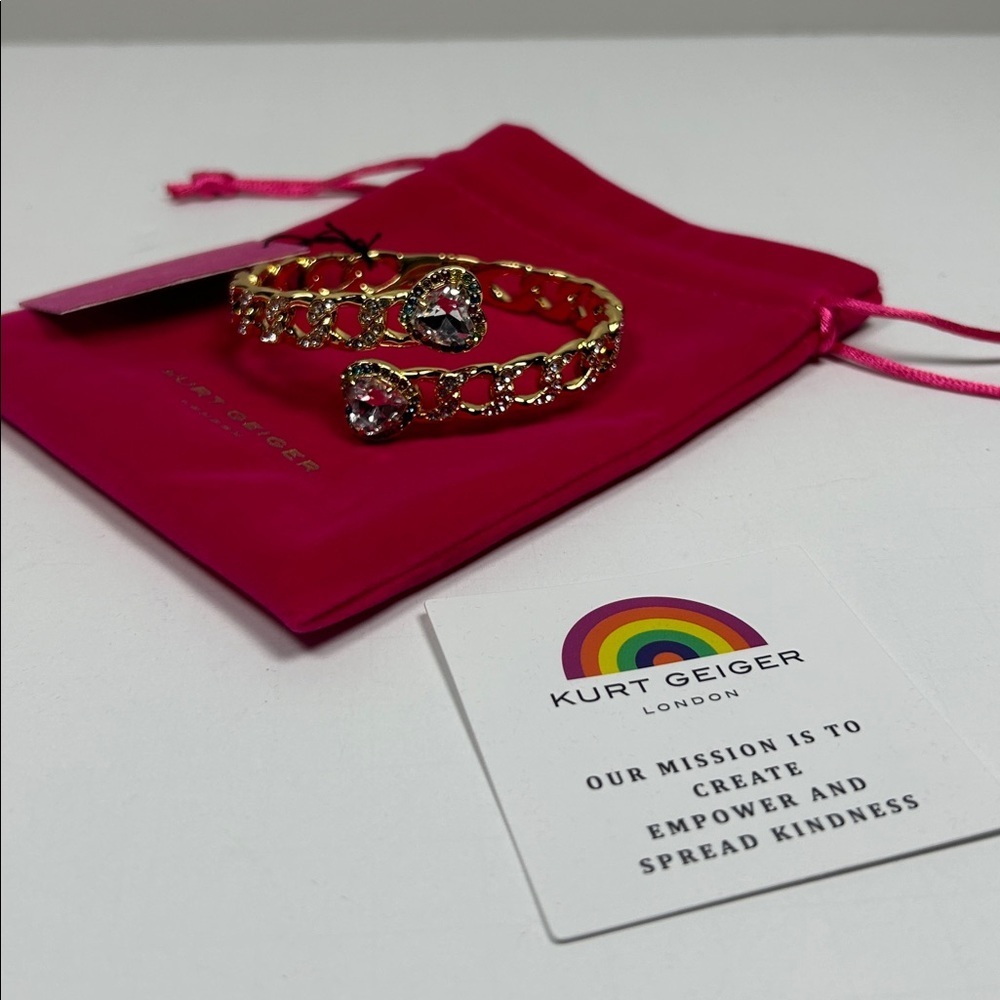 Kurt Geiger London Gold-Ton with Rainbow Crystal Heart Accents Bangle Bracelet - Picture 5 of 12